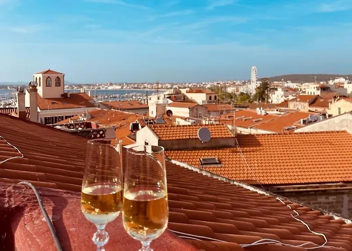 Life - Rooftop Access - Location Apartment *